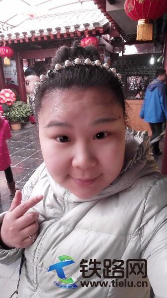 1458102712268662.jpg 我心目中的女神記中鐵電氣化局西寧站改項目部信息工區后勤主任鄭丹丹.jpg